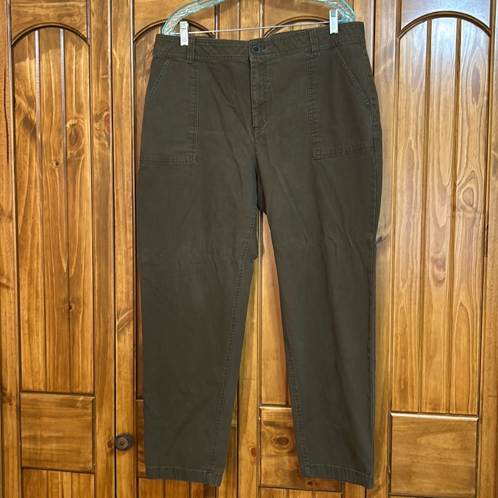 Eddie Bauer Jean, straight leg, Size 18, olive, utility front pockets, $18